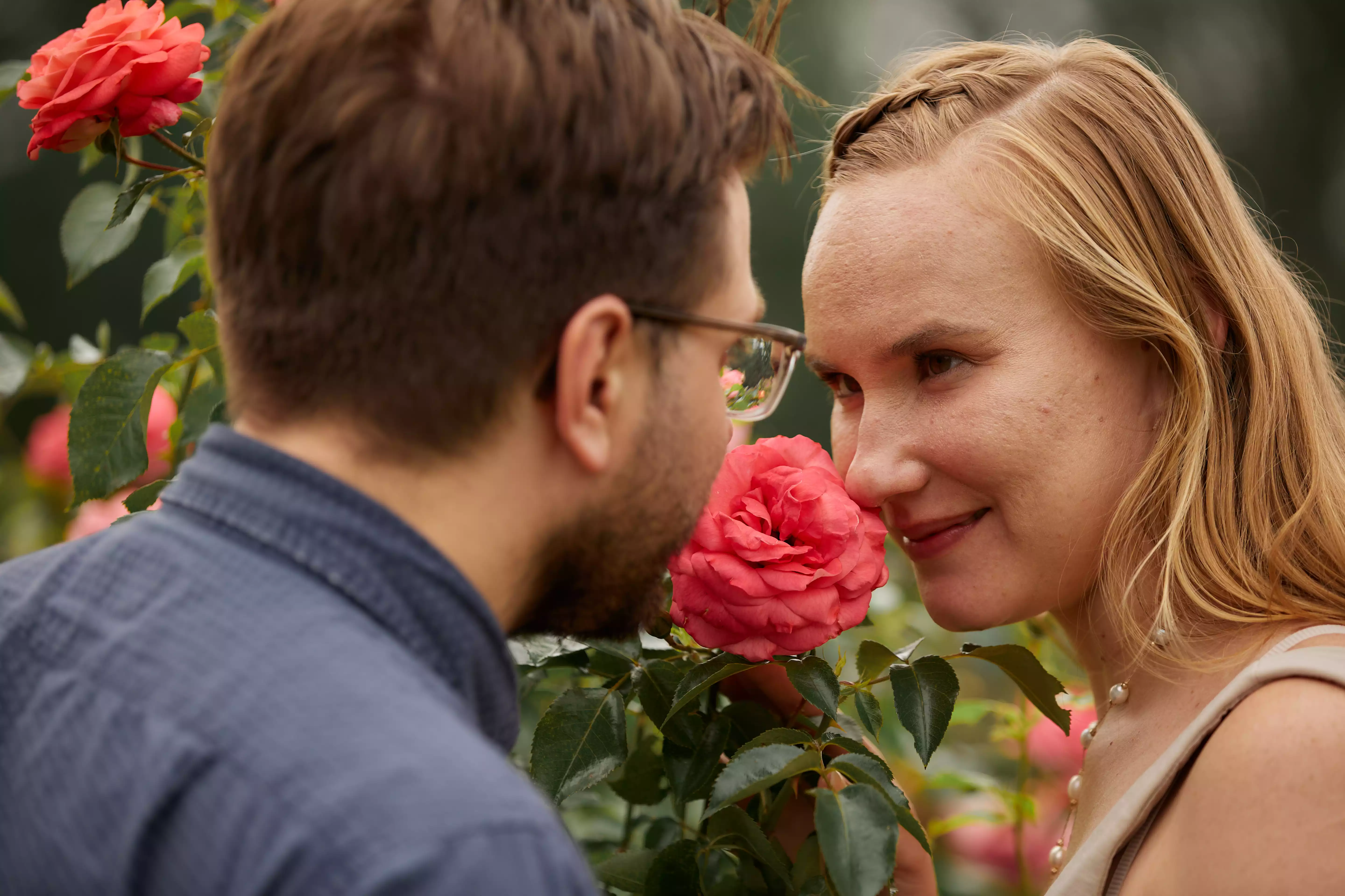 Romantic couples portrait, soft direction