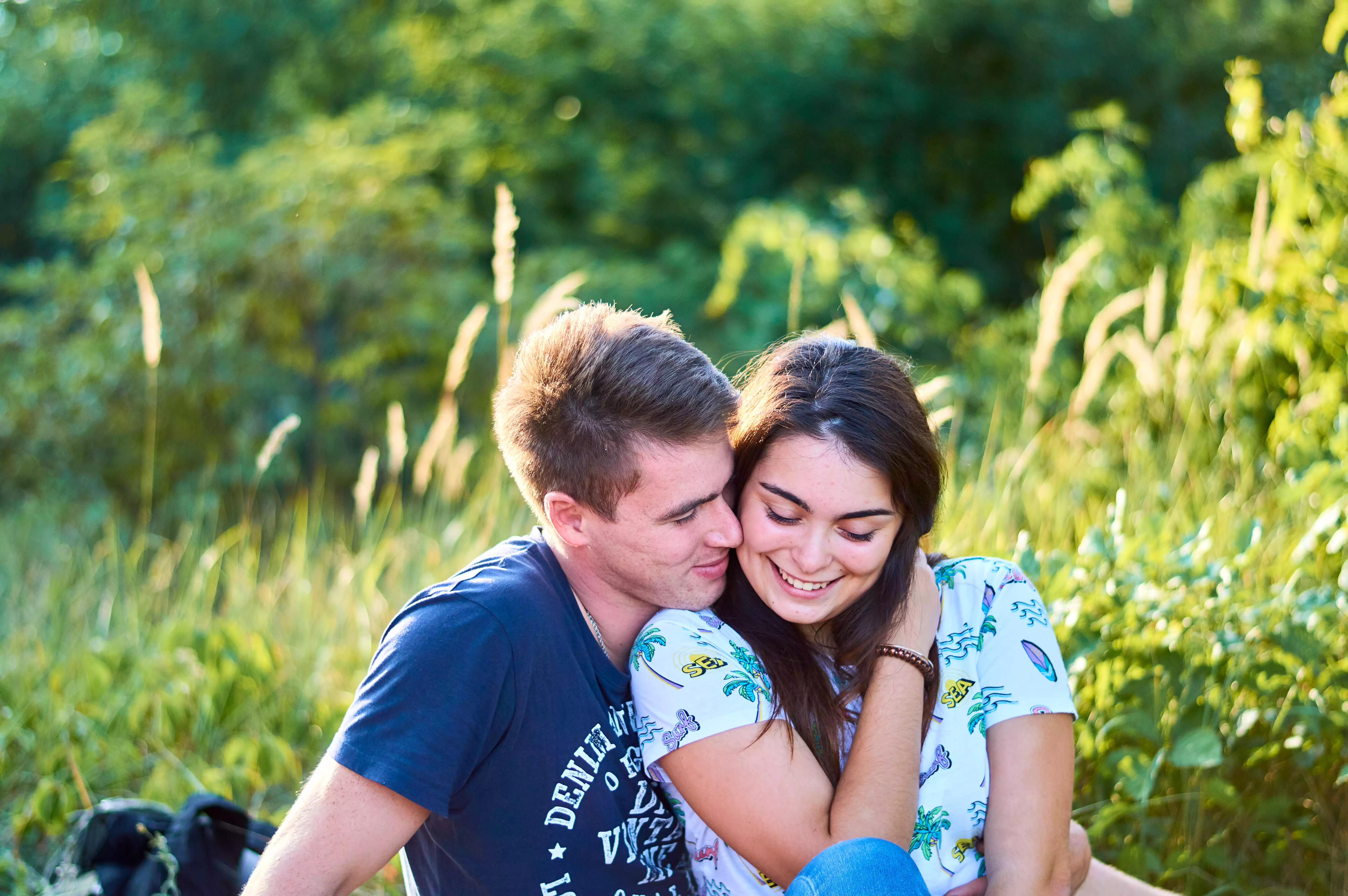 Couples outdoors, wide shot