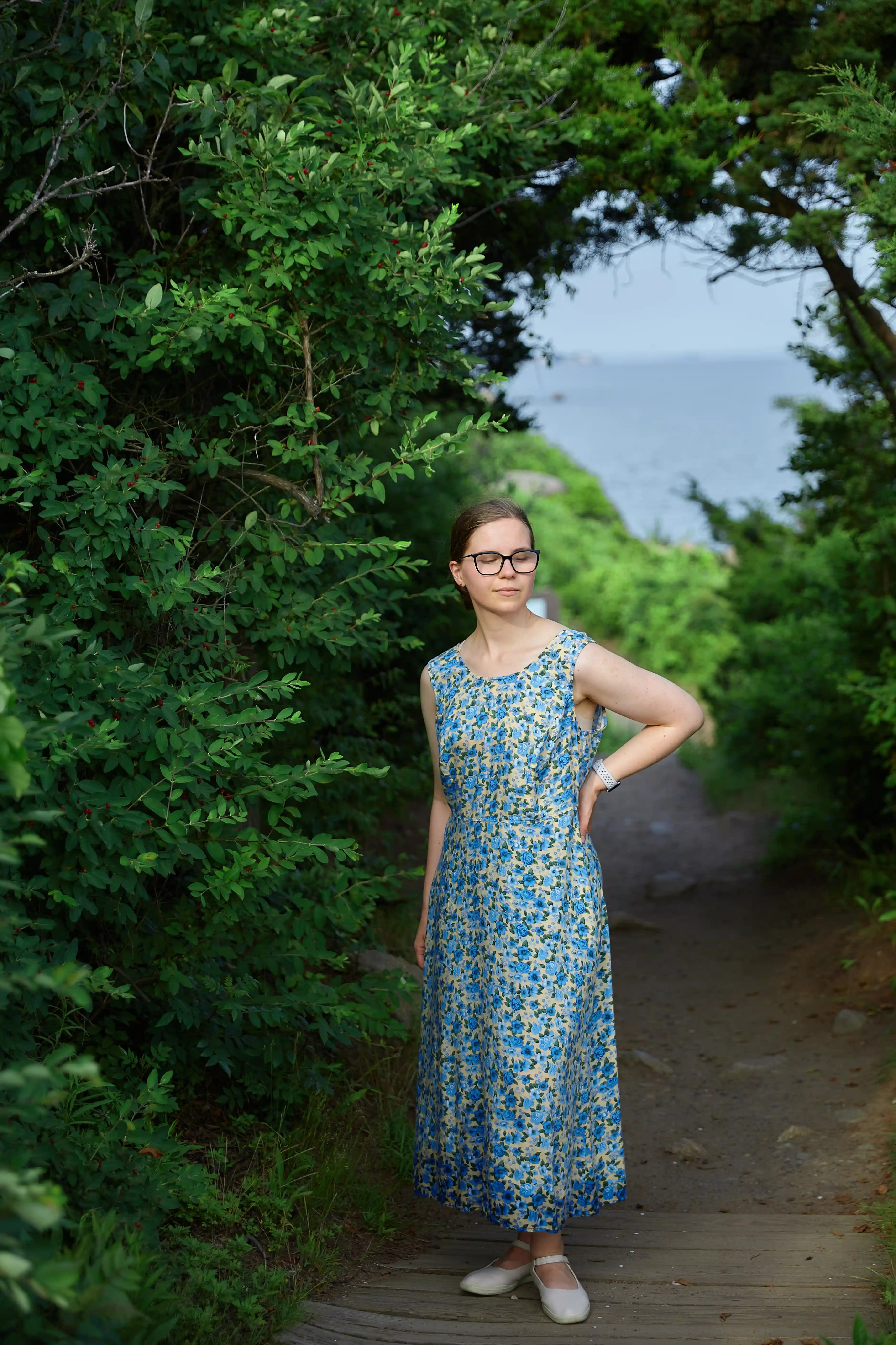 Single portrait, wide frame